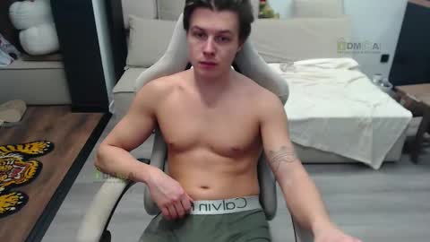 Snapshot of sunny1girl chatting on December 2025 01:20:02 PM Alice and Sergey online show from December 2025 01:20:02 PM