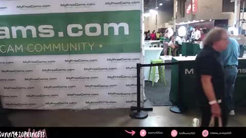 Snapshot of sunny420princess chatting on December 2024 01:25:01 AM Sunny420 online show from December 2024 01:25:01 AM