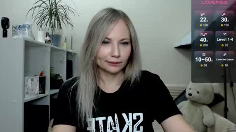 Naomi online show from November 2025 03:54:01 AM