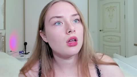 Vanessa online show from November 2025 12:27:02 PM