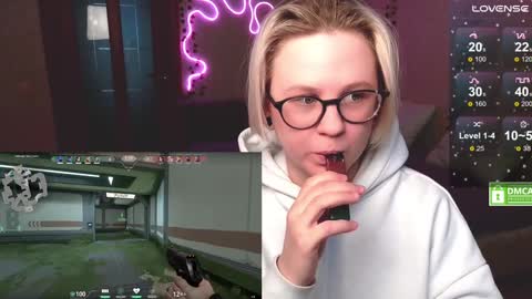 Snapshot of sunny_mood chatting on January 2025 10:06:02 AM sunny mood online show from January 2025 10:06:02 AM