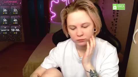 Snapshot of sunny_mood chatting on March 2025 05:42:02 AM sunny mood online show from March 2025 05:42:02 AM