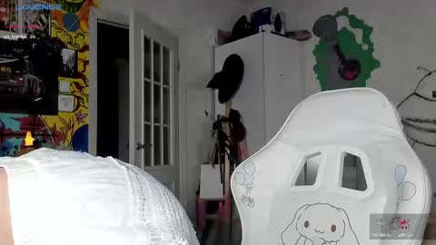 Sunny online show from October 2025 06:10:01 PM