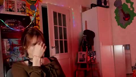 Snapshot of sunny_mouse chatting on March 2026 06:25:02 PM Sunny online show from March 2026 06:25:02 PM