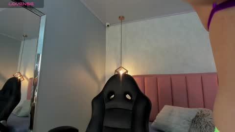  S U N N Y online show from September 2025 12:29:01 PM