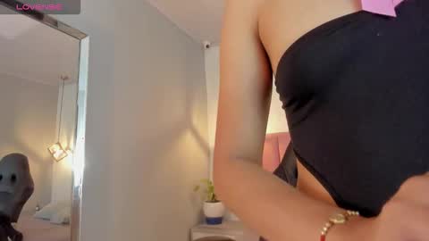  S U N N Y online show from October 2025 12:50:02 PM