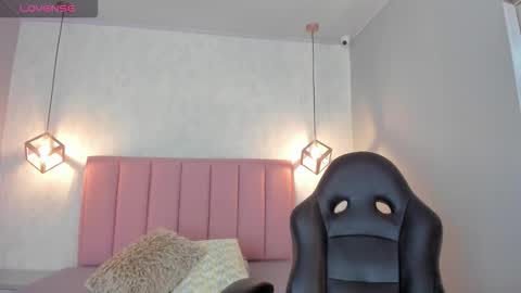  S U N N Y online show from November 2025 12:27:02 PM