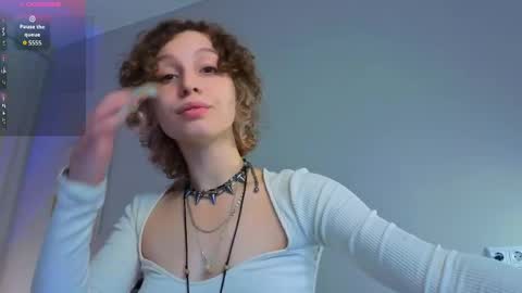 Mia online show from April 2026 06:09:01 AM