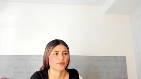 sunnywhitee online show from March 2026 07:06:02 PM