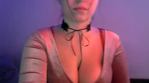 Snapshot of sunset_li chatting on April 2026 11:48:01 AM Lisa online show from April 2026 11:48:01 AM