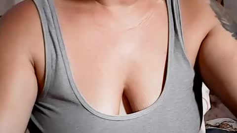 Snapshot of sunshine_38 chatting on August 2026 09:51:02 PM sunshine_38 online show from August 2026 09:51:02 PM