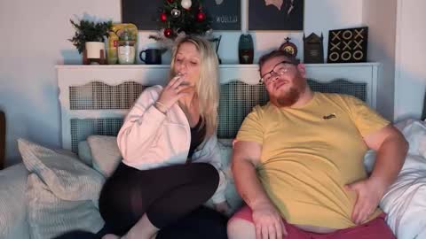 Ava online show from December 2025 11:45:02 PM