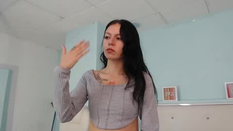 Snapshot of sunshine_gh1 chatting on April 2026 11:17:01 AM Sunshine online show from April 2026 11:17:01 AM