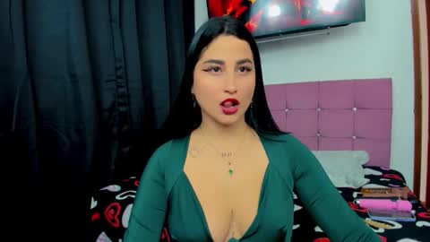 Andrea Rodriguez online show from September 2025 07:03:01 PM