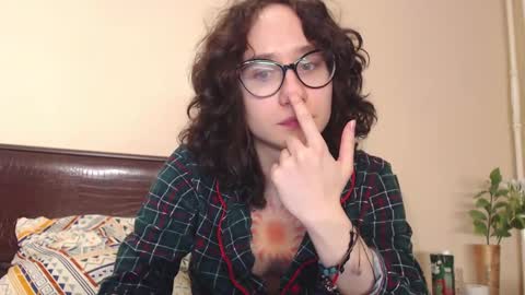 Hella online show from February 2025 11:36:01 PM