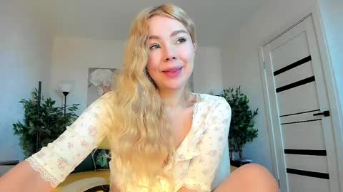 Jenn online show from April 2026 03:11:01 AM