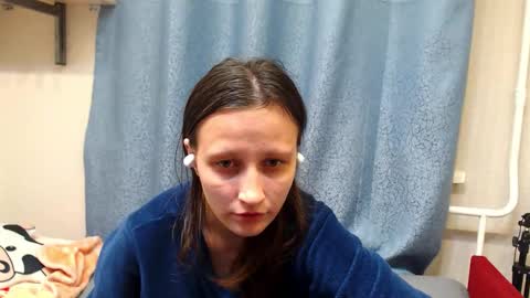 Alisa online show from October 2025 04:29:02 PM