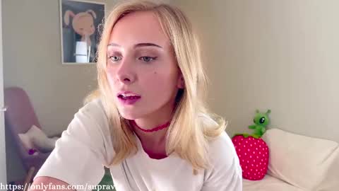 Snapshot of supremeraven chatting on September 2025 02:42:01 PM Raven - Ravie online show from September 2025 02:42:01 PM