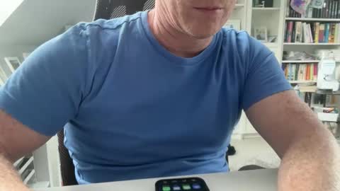 Snapshot of surfstar81 chatting on June 2026 10:02:02 AM surfstar81 online show from June 2026 10:02:02 AM