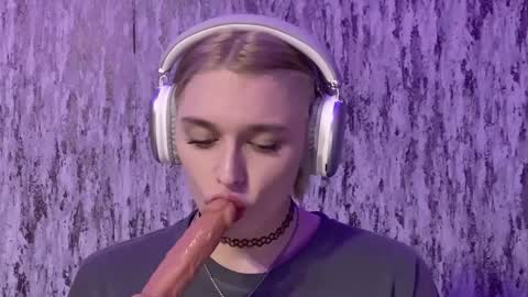 Snapshot of susan228 chatting on January 2025 06:25:01 PM Vladiva online show from January 2025 06:25:01 PM