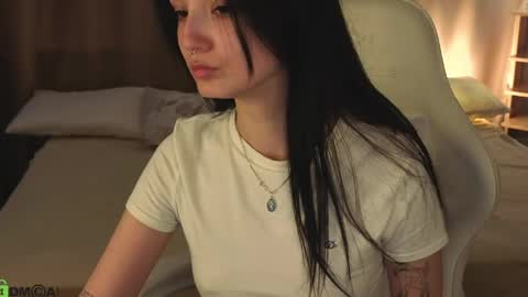 Annie online show from April 2026 01:42:02 AM