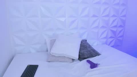 Susan online show from November 2025 09:02:01 PM