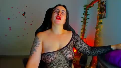 Dani online show from November 2025 07:02:02 PM