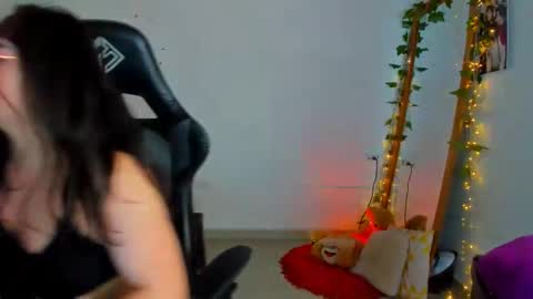 Snapshot of susan_fox1 chatting on March 2026 05:26:01 PM Dani online show from March 2026 05:26:01 PM