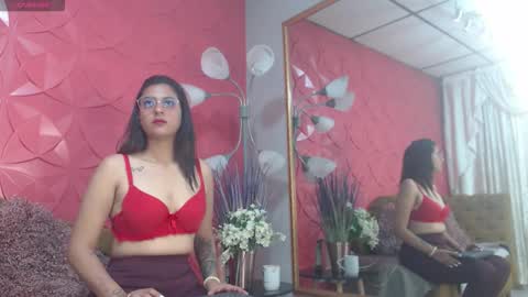 susanaevans online show from November 2025 05:13:01 PM