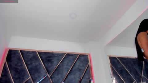 susanahenao online show from September 2025 05:13:01 PM