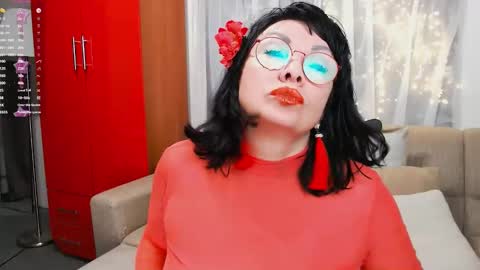 Snapshot of susanflower chatting on December 2024 07:38:02 AM Susan online show from December 2024 07:38:02 AM