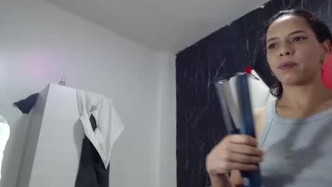 Snapshot of susanleroy chatting on December 2024 04:30:02 PM susanleroy online show from December 2024 04:30:02 PM