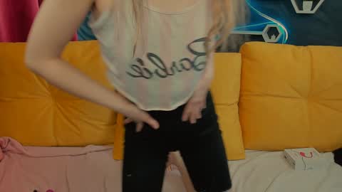 Snapshot of susannjohnson chatting on February 2025 06:21:01 AM susannjohnson online show from February 2025 06:21:01 AM