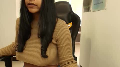 Susan Rhodes online show from November 2025 01:32:01 PM