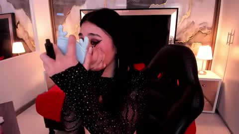 susanvilla online show from December 2025 08:04:02 PM