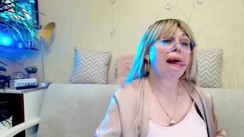 SusieNoreen online show from March 2025 05:08:01 AM