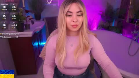 Snapshot of susiewood chatting on April 2026 08:31:02 PM Susie online show from April 2026 08:31:02 PM