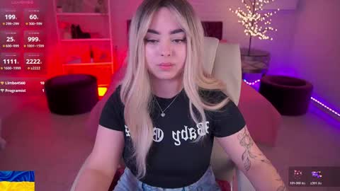 Snapshot of susiewood chatting on April 2026 09:28:02 PM Susie online show from April 2026 09:28:02 PM