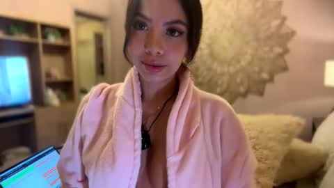 Snapshot of sussanf_ chatting on June 2026 01:23:01 AM Susy online show from June 2026 01:23:01 AM