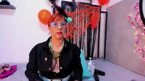 Snapshot of sussanmilf_ chatting on October 2025 11:11:02 AM sussanmilf online show from October 2025 11:11:02 AM