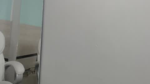 sussy leon online show from February 2025 06:59:01 PM