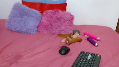 suzan_30 online show from November 2025 08:44:01 PM