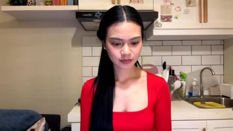 Snapshot of suzannenightlinger chatting on April 2026 05:30:01 PM Shenyue online show from April 2026 05:30:01 PM