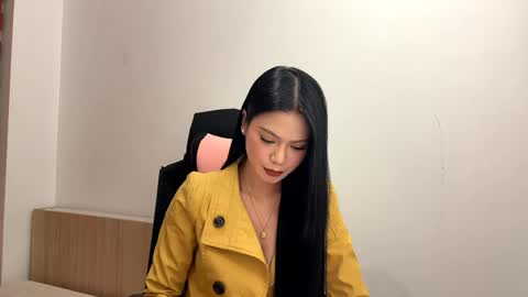 Snapshot of suzannenightlinger chatting on April 2026 02:56:02 PM Shenyue online show from April 2026 02:56:02 PM