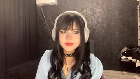 EmilySuonn online show from April 2026 05:29:02 AM