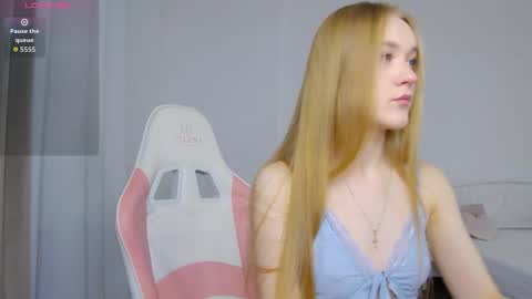 Suzi online show from November 2025 02:27:02 PM