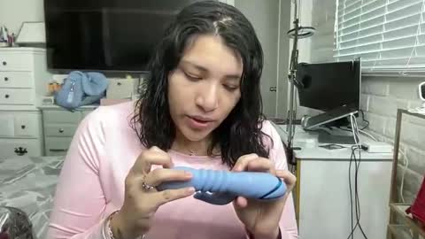 Suzy online show from December 2025 07:29:02 PM