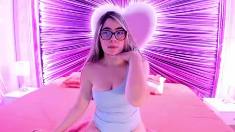 Snapshot of suzylee_ chatting on April 2026 03:37:02 AM suzylee_ online show from April 2026 03:37:02 AM