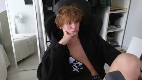 Snapshot of sw33theart_b0y chatting on October 2025 07:28:02 AM Nate 3 online show from October 2025 07:28:02 AM