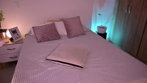 Snapshot of sw_sofi chatting on September 2025 02:13:02 AM Sofis schedule 10pm until 4am GMT-5 online show from September 2025 02:13:02 AM